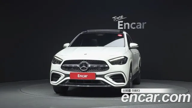 Mercedes-Benz GLA 2025 thumb 3