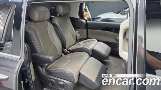 Kia Carnival 2024 thumb 11
