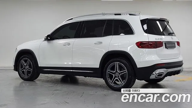 Mercedes-Benz GLB 2024 thumb 2