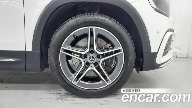 Mercedes-Benz GLB 2024 thumb 5