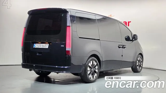 Hyundai Staria 2024 thumb 2