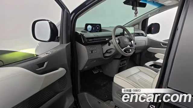 Hyundai Staria 2024 thumb 10