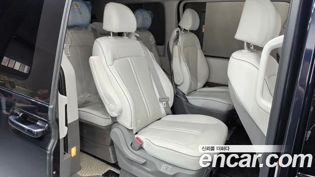 Hyundai Staria 2024 thumb 11
