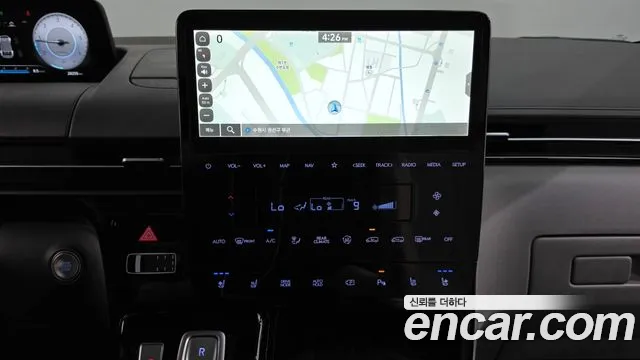 Hyundai Staria 2024 thumb 12