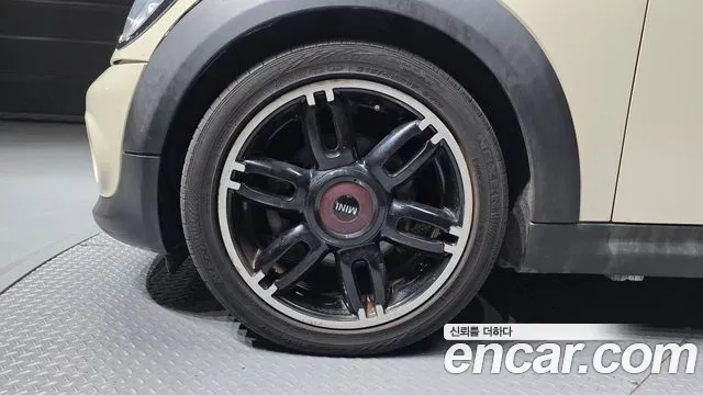 MINI Clubman 2011 thumb 5
