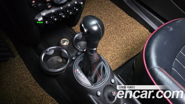 MINI Clubman 2011 thumb 9