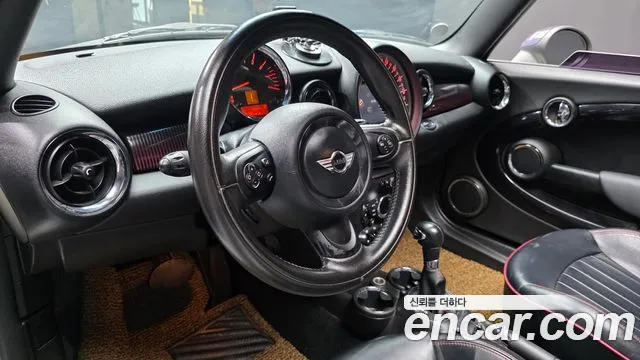 MINI Clubman 2011 thumb 12