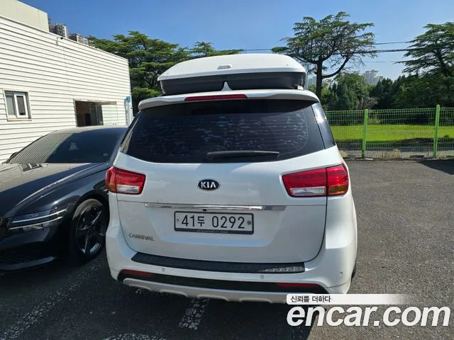 Kia Carnival 2015 thumb 4