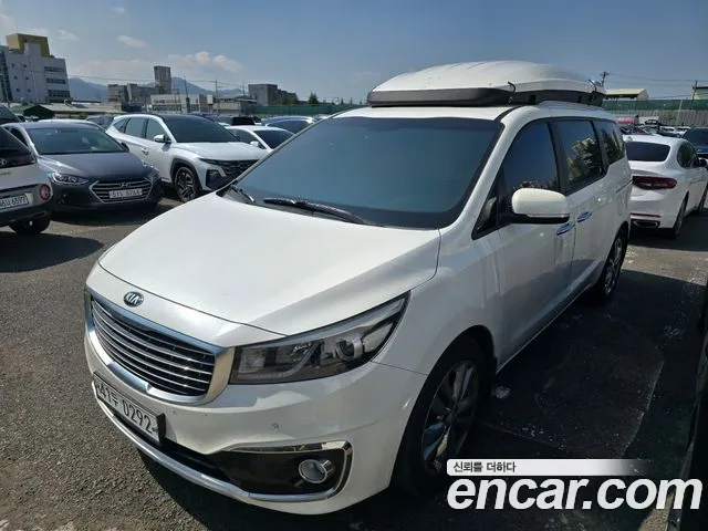 Kia Carnival 2015 thumb 12