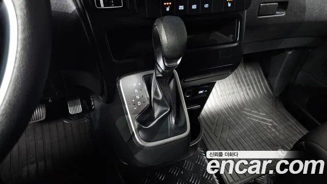 Hyundai Staria 2022 thumb 9