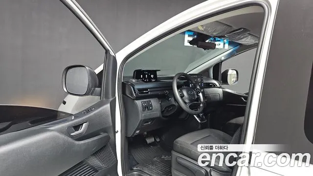 Hyundai Staria 2022 thumb 10