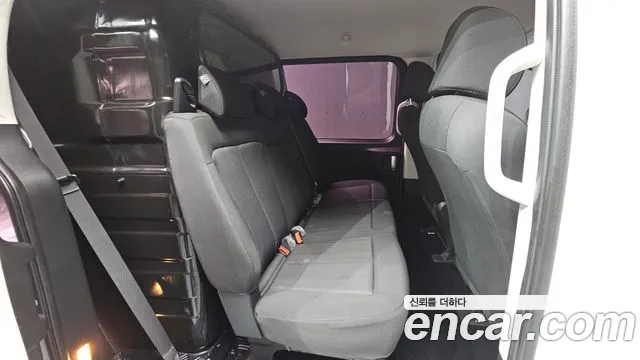 Hyundai Staria 2022 thumb 11