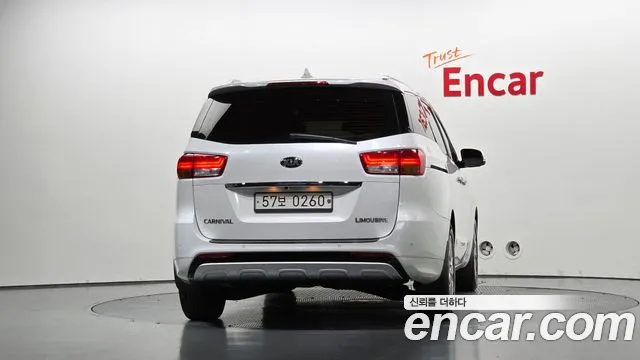 Kia Carnival 2016 thumb 3
