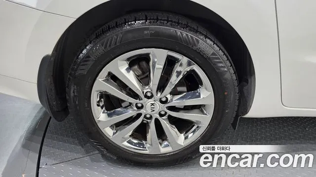 Kia Carnival 2016 thumb 4