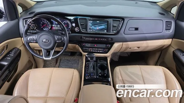 Kia Carnival 2016 thumb 6