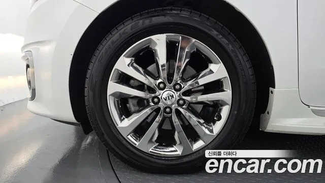 Kia Carnival 2016 thumb 5