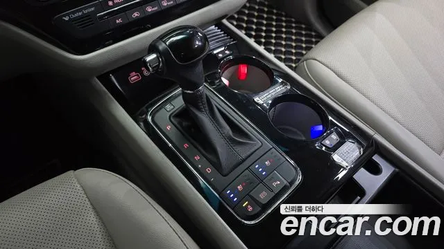 Kia Carnival 2016 thumb 9