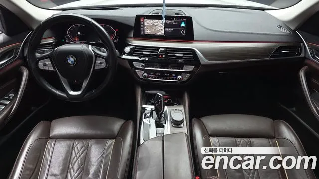 BMW 5-Series 2019 thumb 7