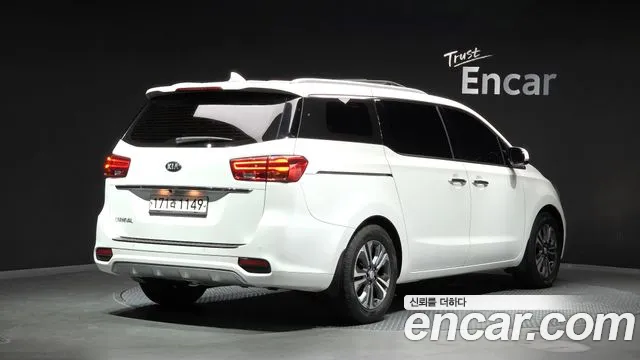 Kia Carnival 2018 thumb 2