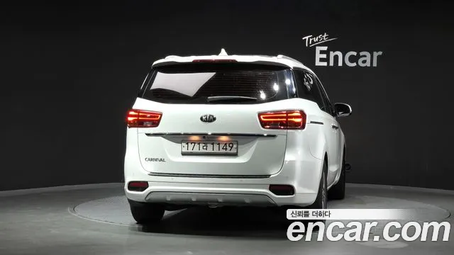 Kia Carnival 2018 thumb 4