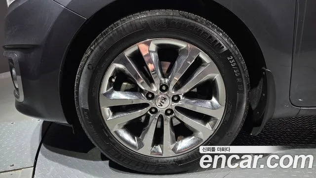 Kia Carnival 2017 thumb 5