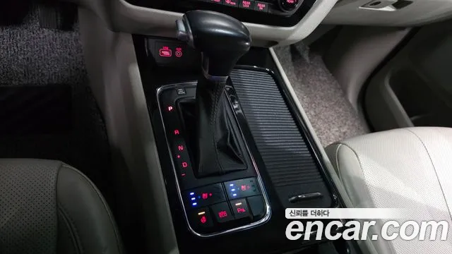 Kia Carnival 2017 thumb 9