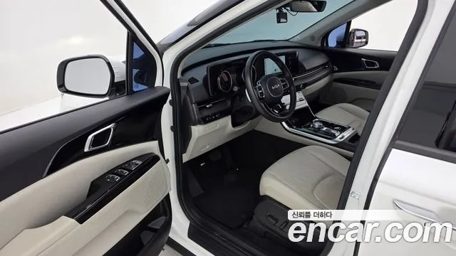 Kia Carnival 2023 thumb 10