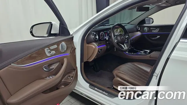 Mercedes-Benz E-Класс 2020 thumb 10