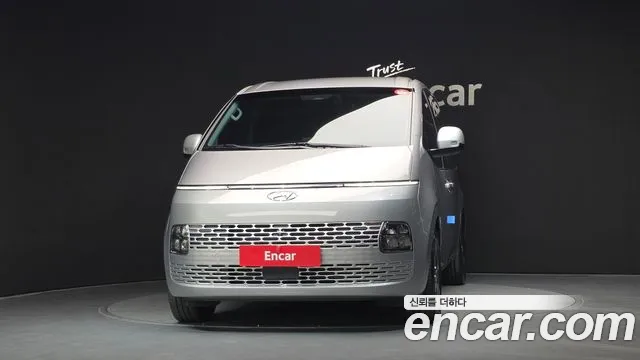 Hyundai Staria 2024 thumb 3