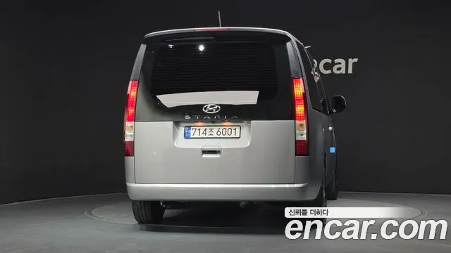 Hyundai Staria 2024 thumb 4