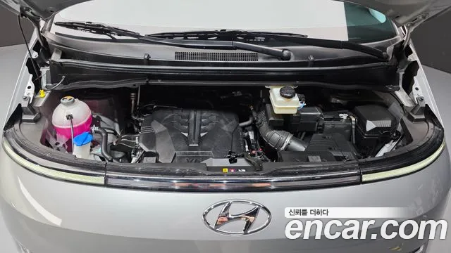 Hyundai Staria 2024 thumb 6