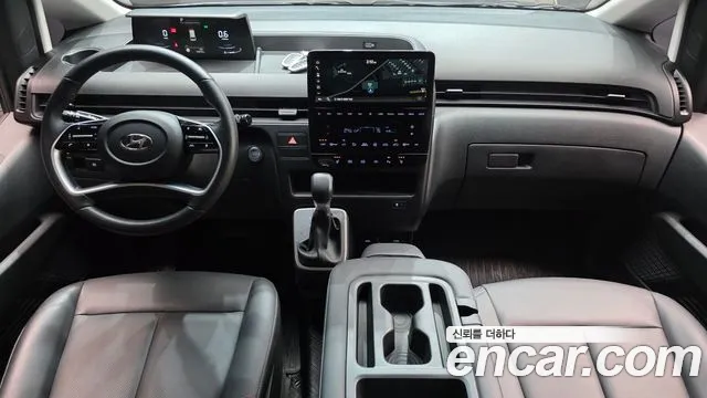 Hyundai Staria 2024 thumb 7