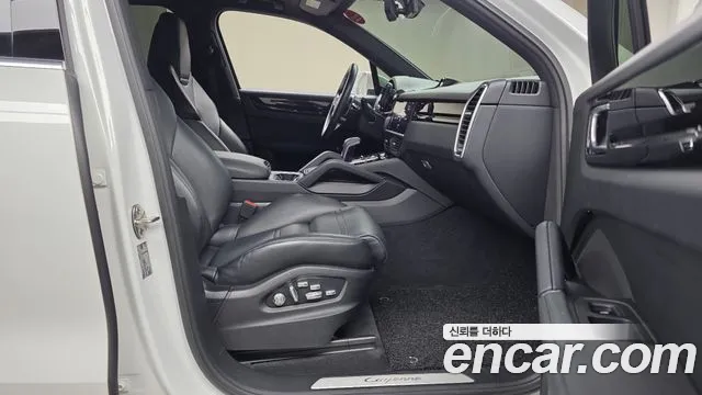 Porsche Cayenne 2019 thumb 11