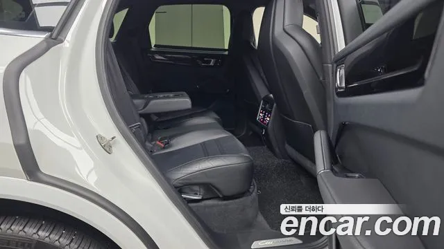Porsche Cayenne 2019 thumb 12