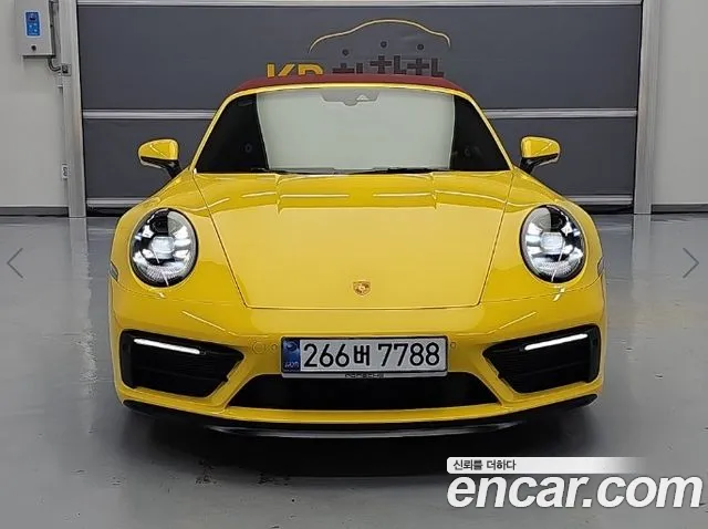 Porsche 911 2023 thumb 2
