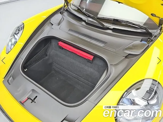 Porsche 911 2023 thumb 5