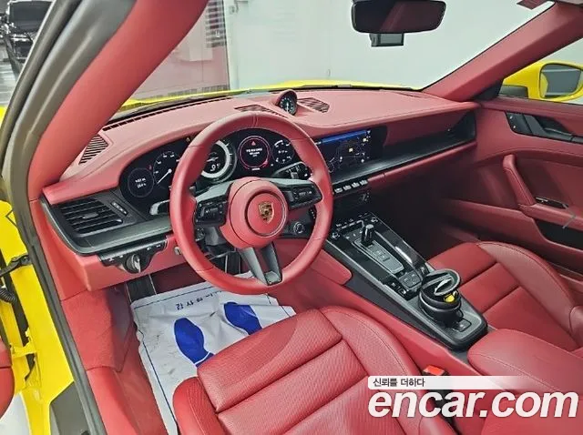 Porsche 911 2023 thumb 7