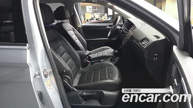 Volkswagen Tiguan 2021 thumb 10