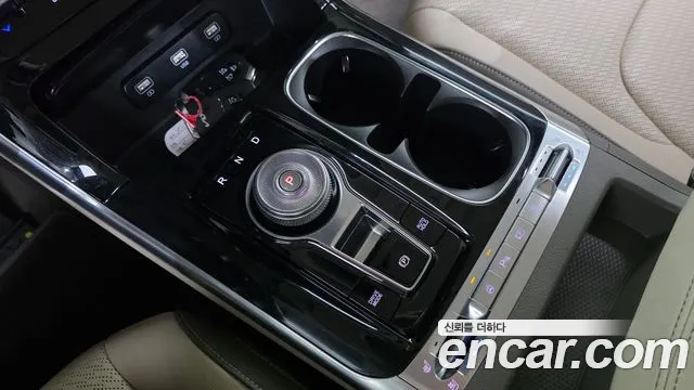 Kia Carnival 2022 thumb 9