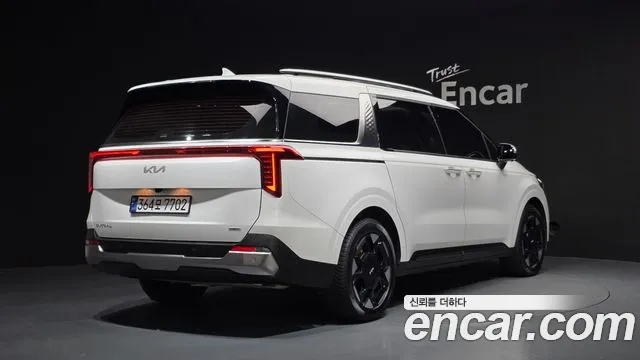 Kia Carnival 2024 thumb 2