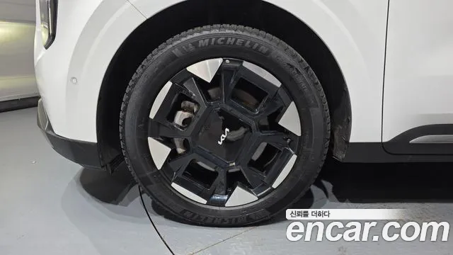 Kia Carnival 2024 thumb 5