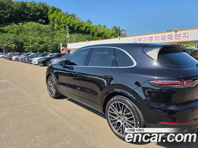 Porsche Cayenne 2019 thumb 3