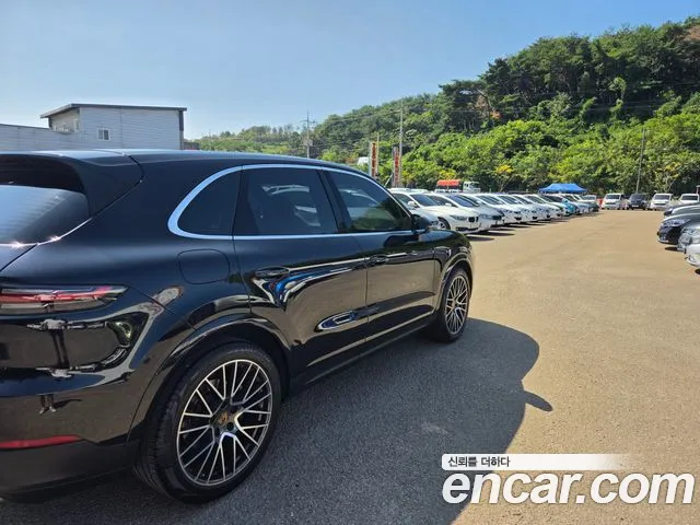 Porsche Cayenne 2019 thumb 5