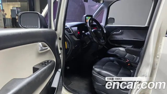 Kia Ray 2013 thumb 10