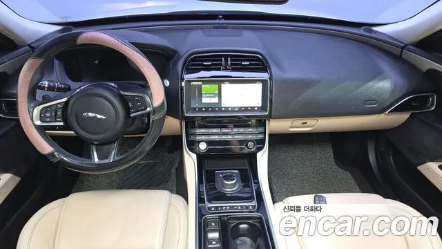 Jaguar XE 2018 thumb 7
