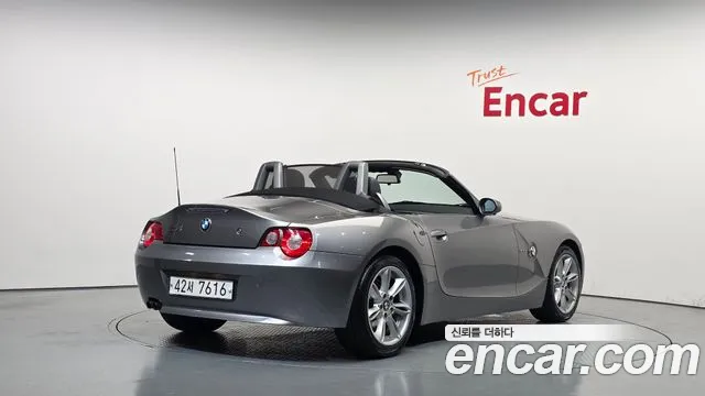 BMW Z4 2005 thumb 2