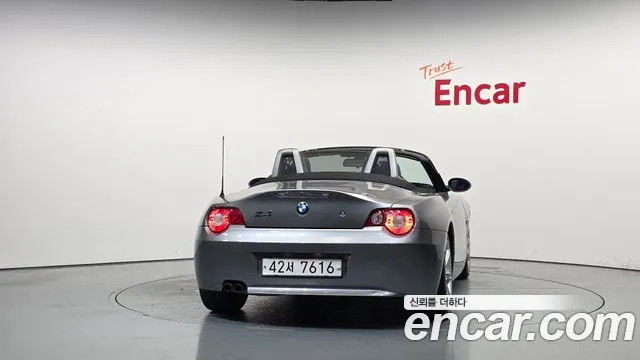 BMW Z4 2005 thumb 4