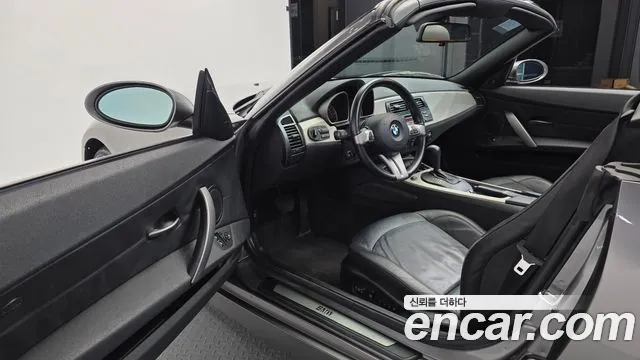 BMW Z4 2005 thumb 10