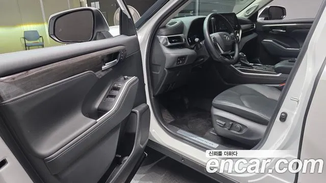 Toyota Highlander 2023 thumb 10