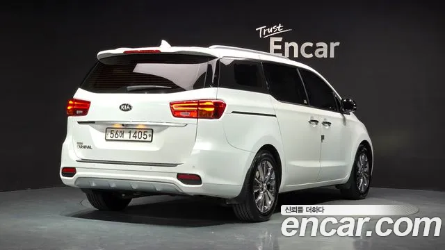 Kia Carnival 2019 thumb 2